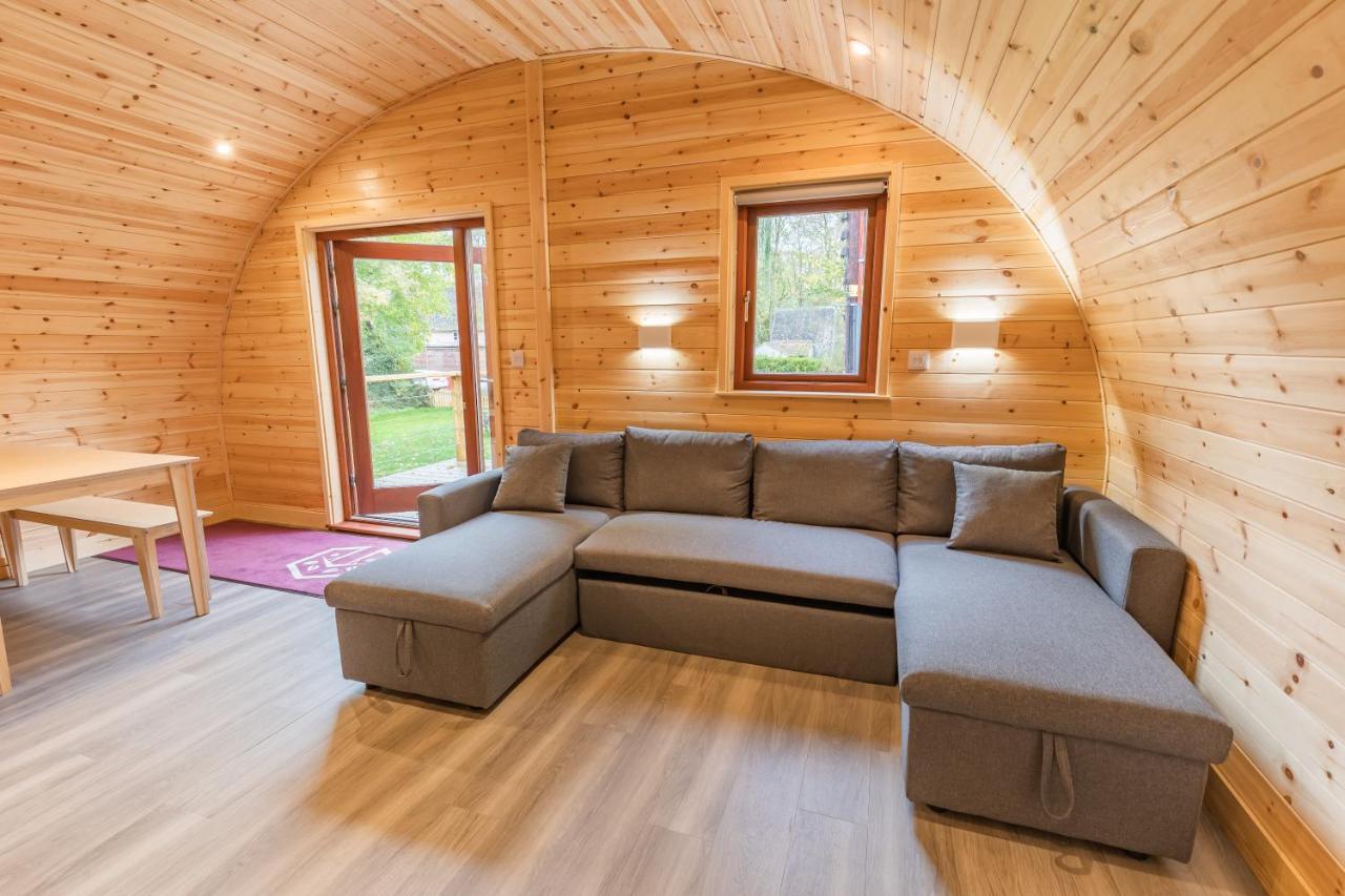 Cosy And Eco-Friendly Cabins Next To 16Th Century Pub Newmarket  Eksteriør bilde
